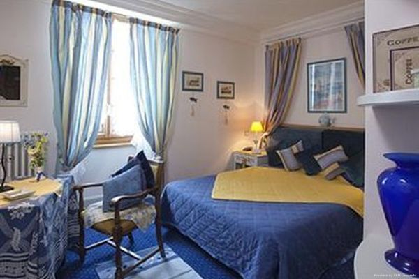 Hotel Les Cygnes (Evian-les-Bains)